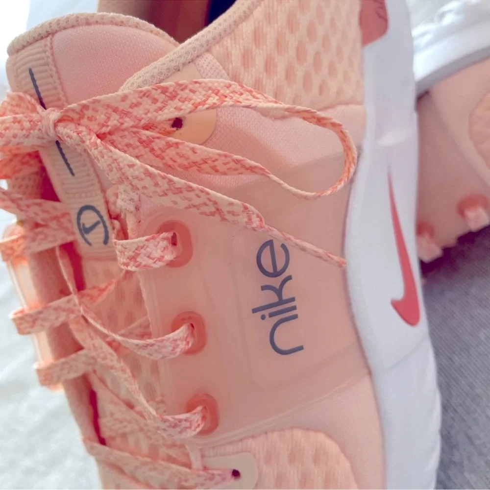 Nike Women's Peach Running Shoes size 8 - Picture 4 of 4